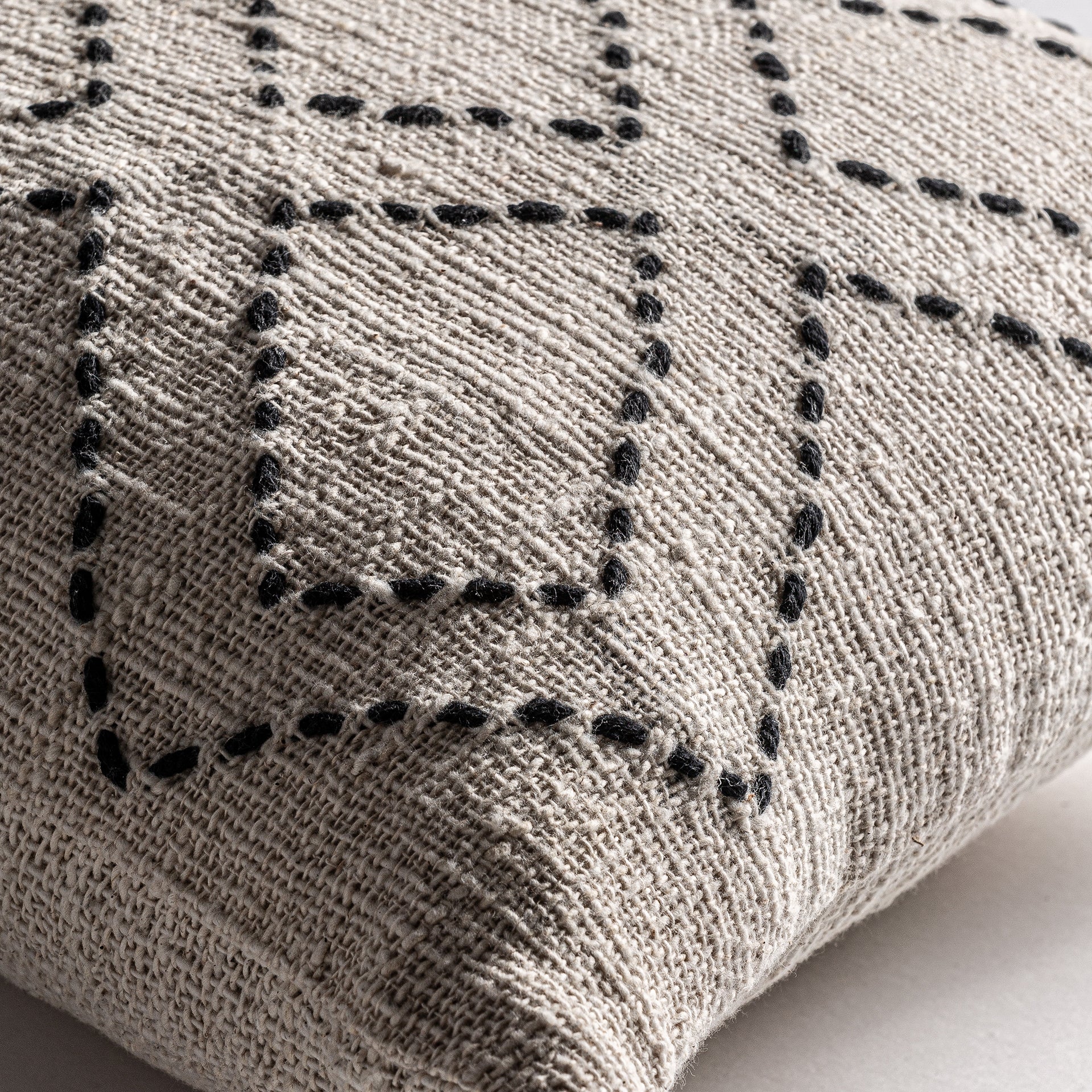 CLANCY CUSHION